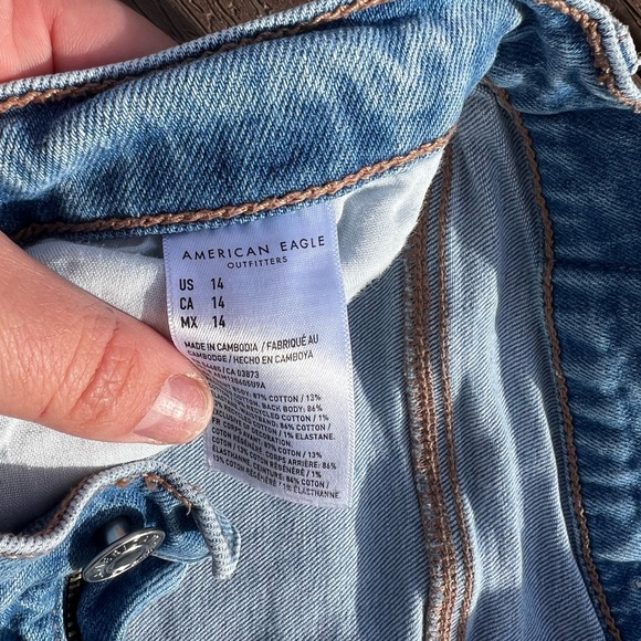 American Eagle Outfitters Light Blue Denim Cutoff Shorts - Picture 3 of 3